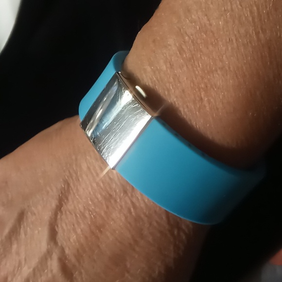 Neff watch silicone band blue adjustable. New battery excellent condition - Picture 2 of 8